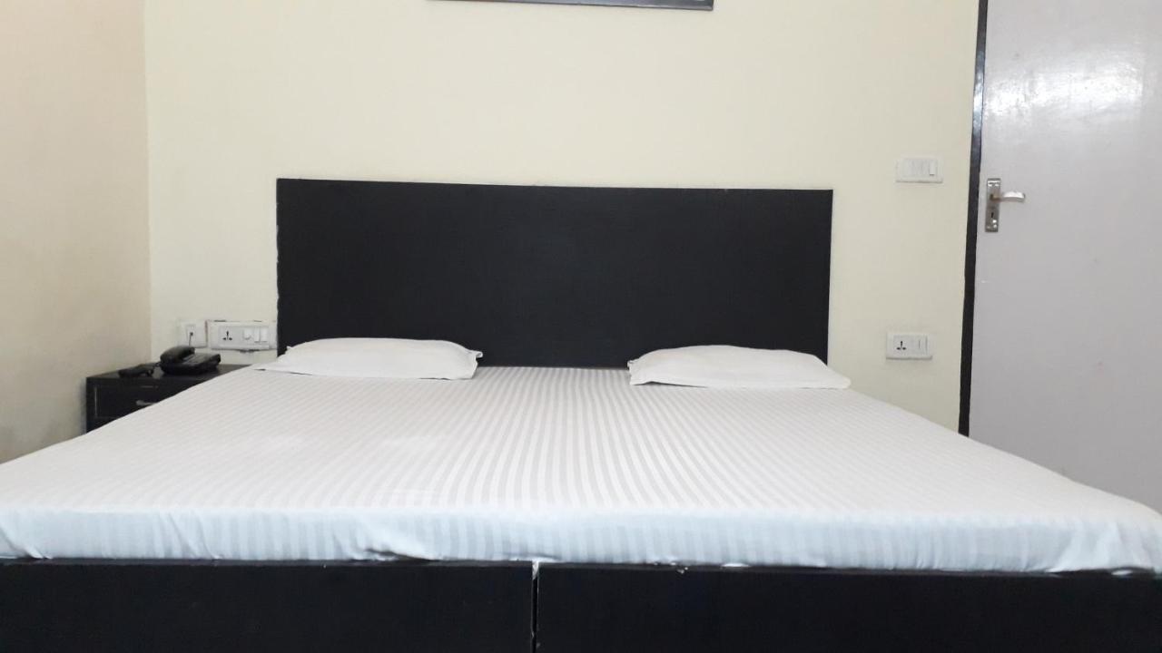 Fabhotel Sarwan Agra  Exteriör bild